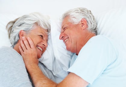 Online-dating ist für ältere männer auf der suche nach jüngeren frauen